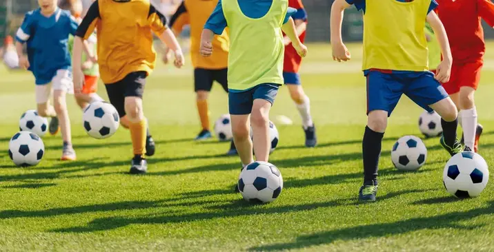 Fußballferien für Kinder aus Brennpunkten